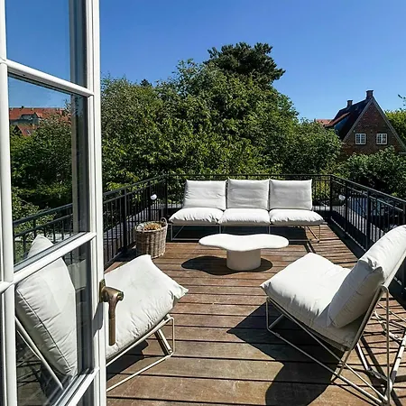 Holiday home 1915 With Garden In Forfatterkvarteret Copenhagen